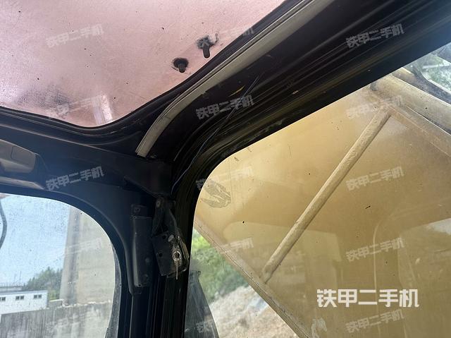 駕駛室整體（整機(jī)外觀）