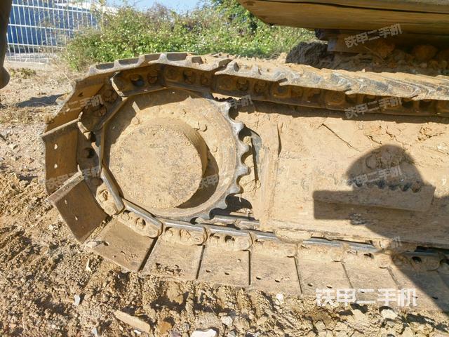 右驱动轮（行走机构）