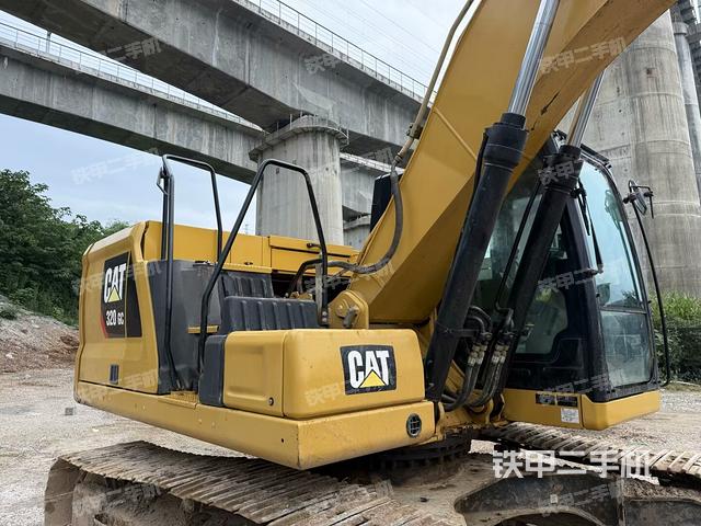 駕駛室整體（整機(jī)外觀）