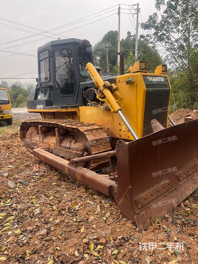 整机右侧（设备外观及核心部件）