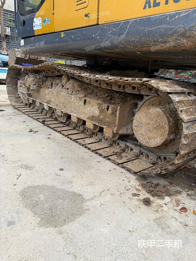 单侧履带整体（整机外观）