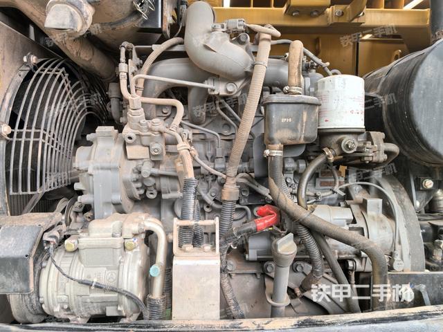 发动机室（上车部件）