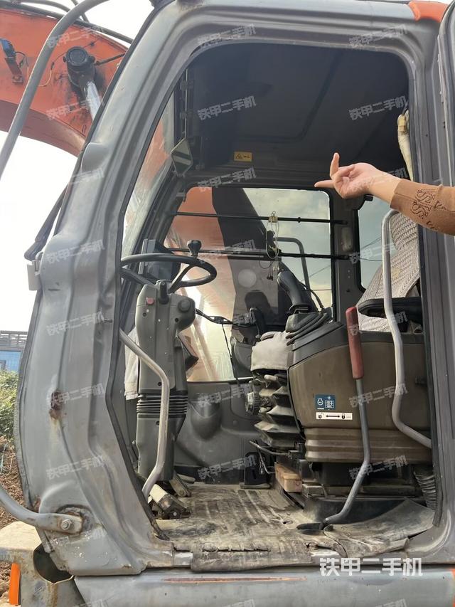 驾驶室整体（整机外观）