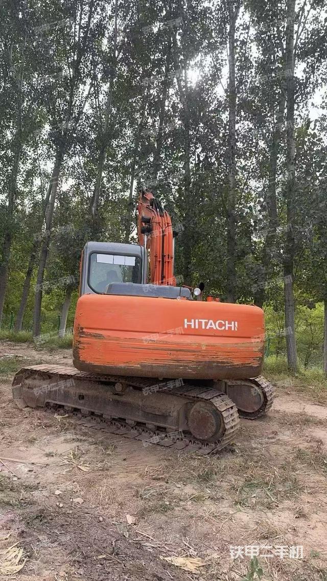 驾驶室顶部（整机外观）