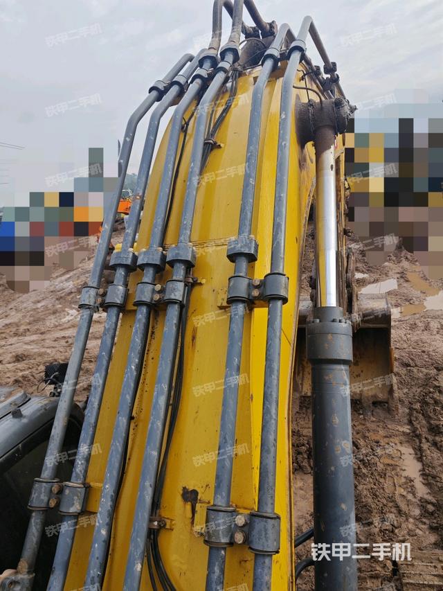 大臂背部俯视（工作和回转装置）