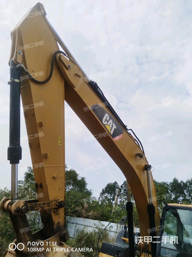 小臂整体左后（工作和回转装置）