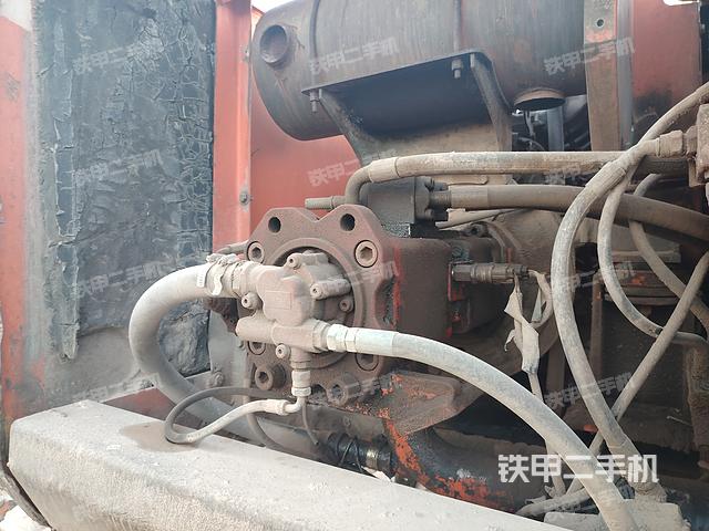 液壓泵艙室正面整體（整機(jī)外觀(guān)）