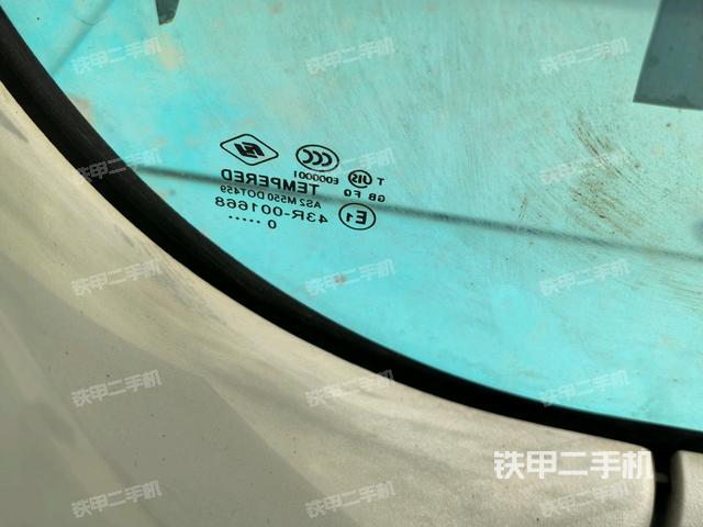 后窗玻璃角标（驾驶室部分）