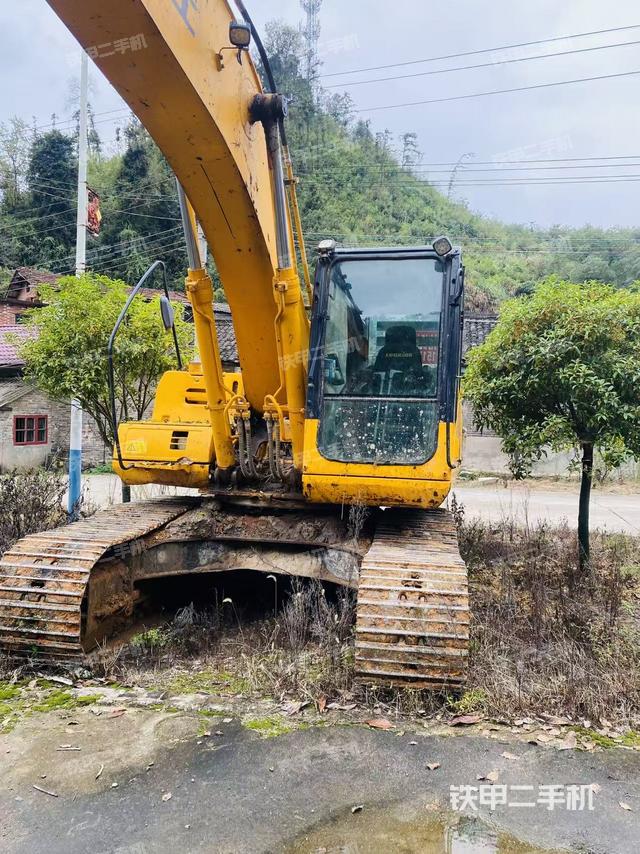 龍工LG6205E挖掘機(jī)