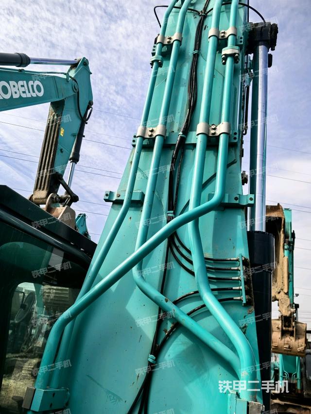 大臂背部俯视（工作和回转装置）