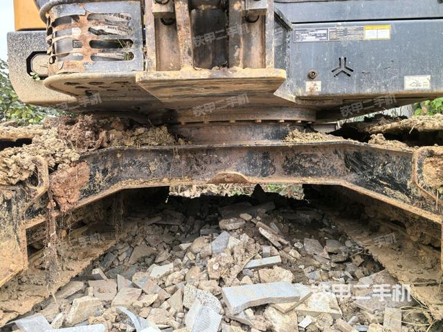 转盘和下车架正前（工作和回转装置）