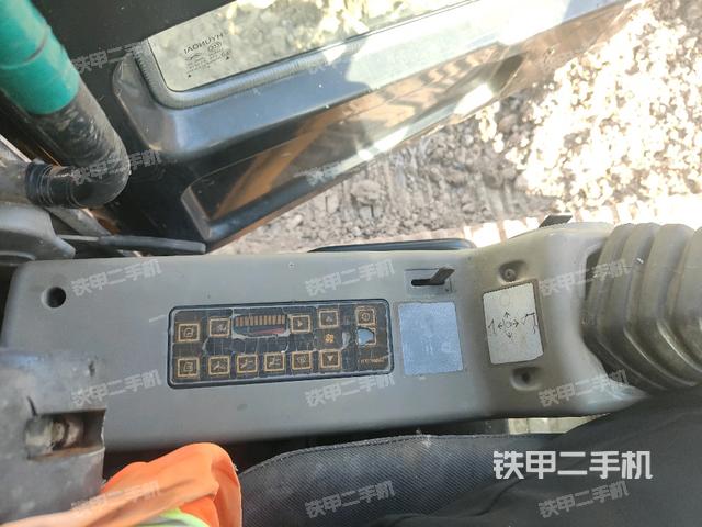 座椅左側(cè)控制臺/音響/含左手柄（駕駛室部分）