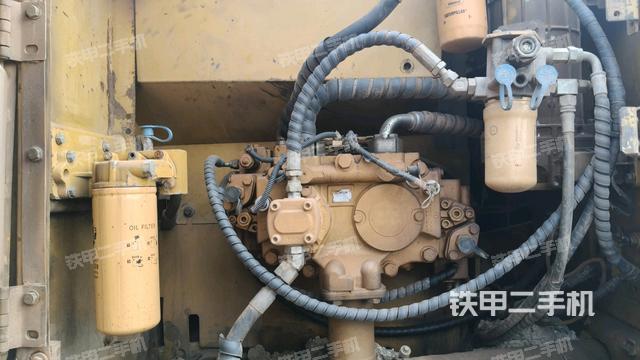 液壓泵艙室正面整體（整機(jī)外觀）