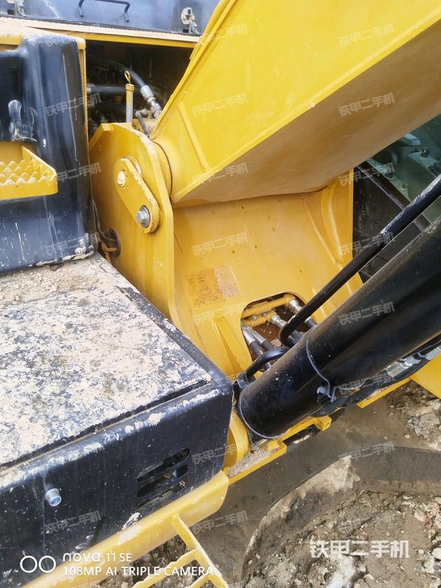 大臂背部俯视（工作和回转装置）