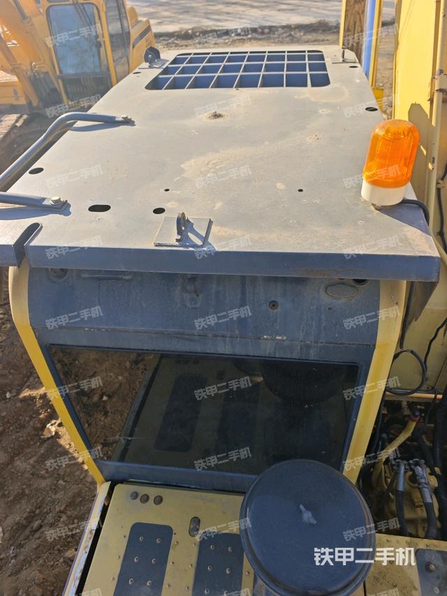 驾驶室顶部（整机外观）