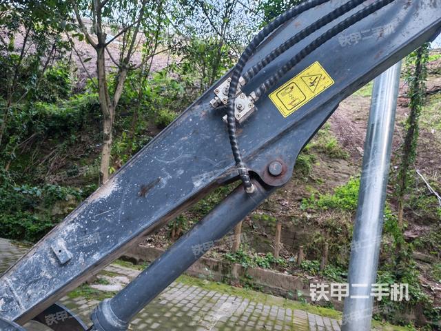 小臂整体右前（工作和回转装置）