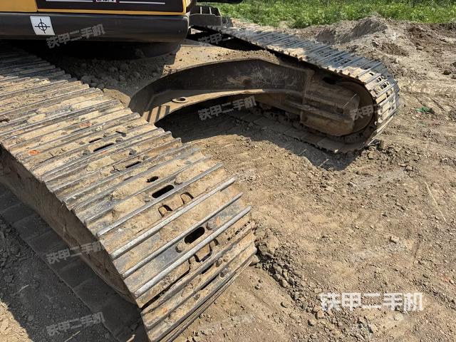 单侧履带整体（整机外观）