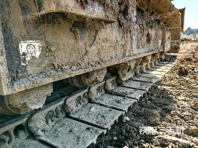 左侧履带整体 （行走机构）