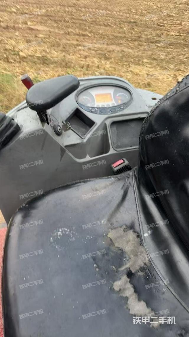 驾驶室顶部（整机外观）