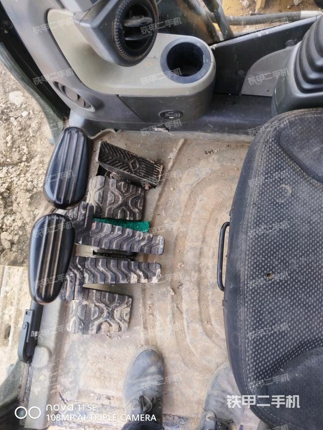 座椅后部（驾驶室部分）