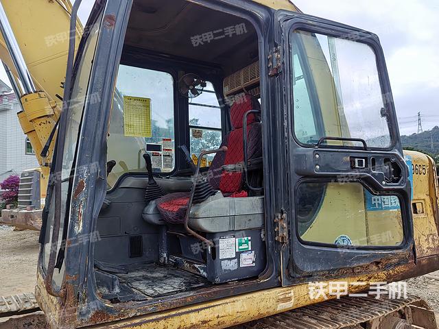 駕駛室整體（整機外觀）