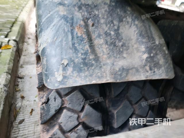 右驱动轮（行走机构）