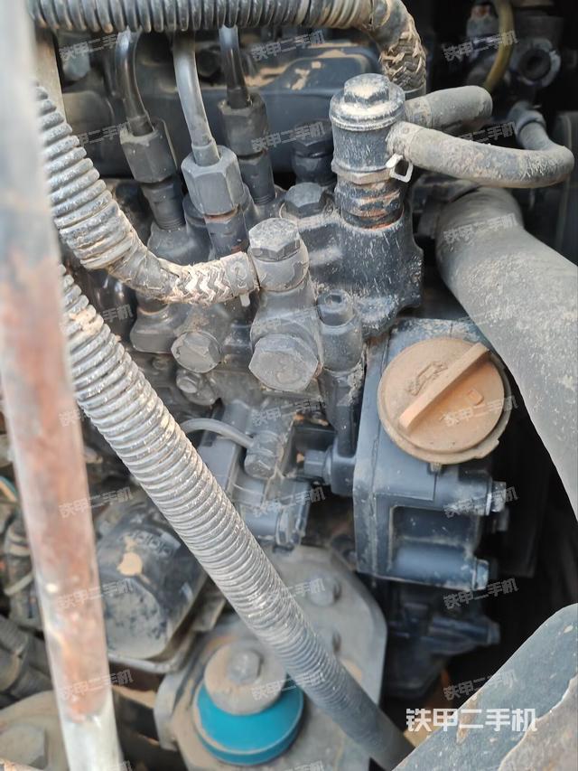 液壓泵艙室正面整體（整機(jī)外觀）