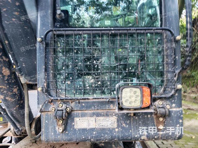 转盘和下车架正前（工作和回转装置）