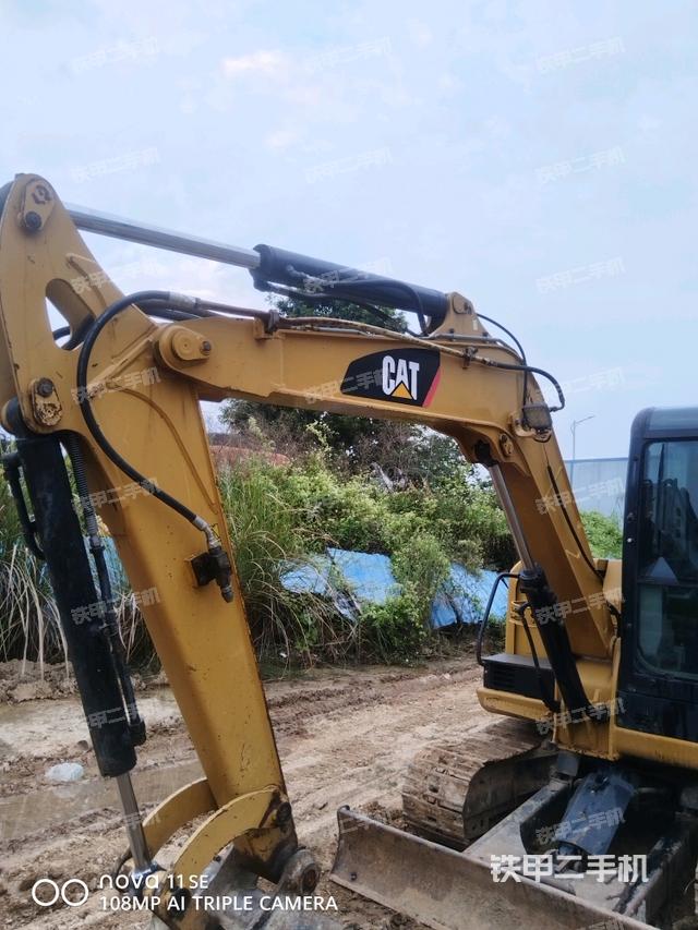 铲斗右后整体（工作和回转装置）