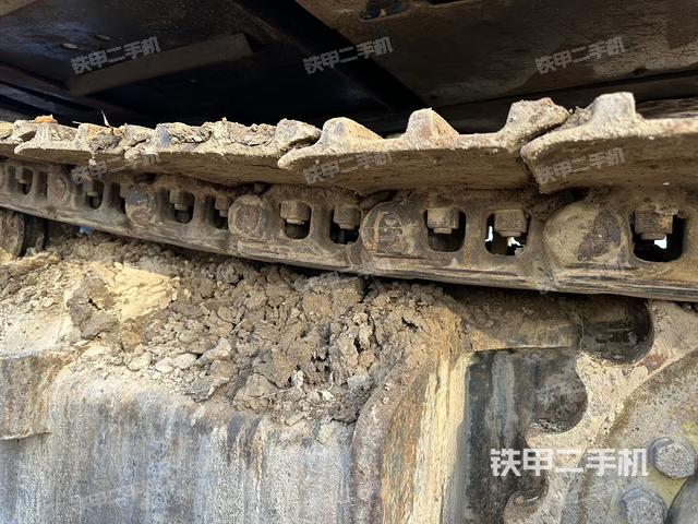 單側(cè)履帶整體（整機(jī)外觀）