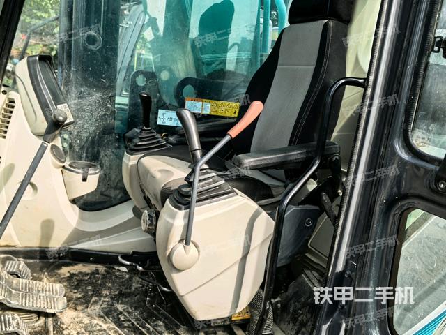 座椅后部（驾驶室部分）