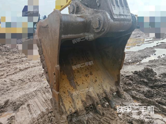 铲斗右后整体（工作和回转装置）