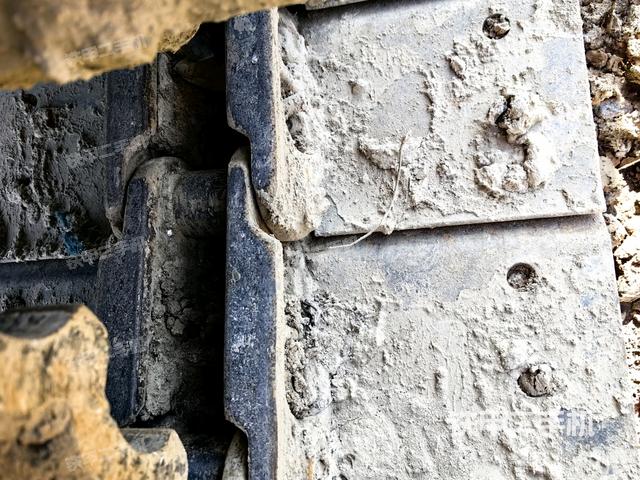 右驱动轮（行走机构）