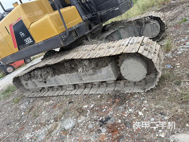 單側(cè)履帶整體（整機(jī)外觀）