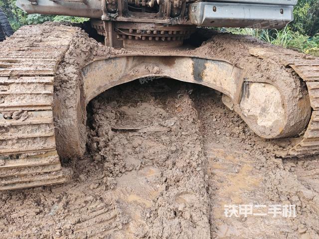 转盘和下车架正前（工作和回转装置）