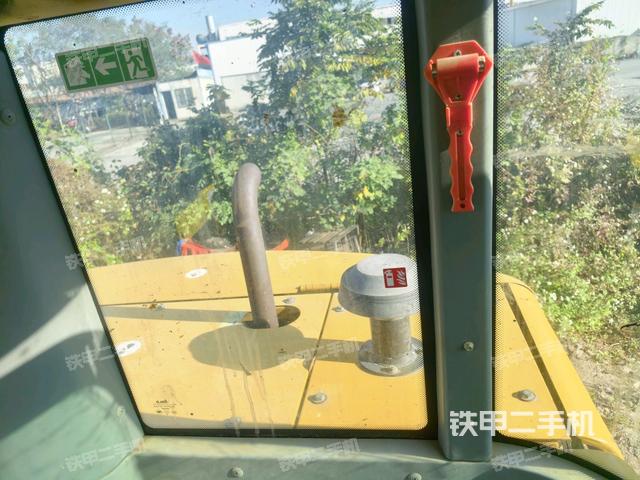 后窗玻璃角标（驾驶室部分）