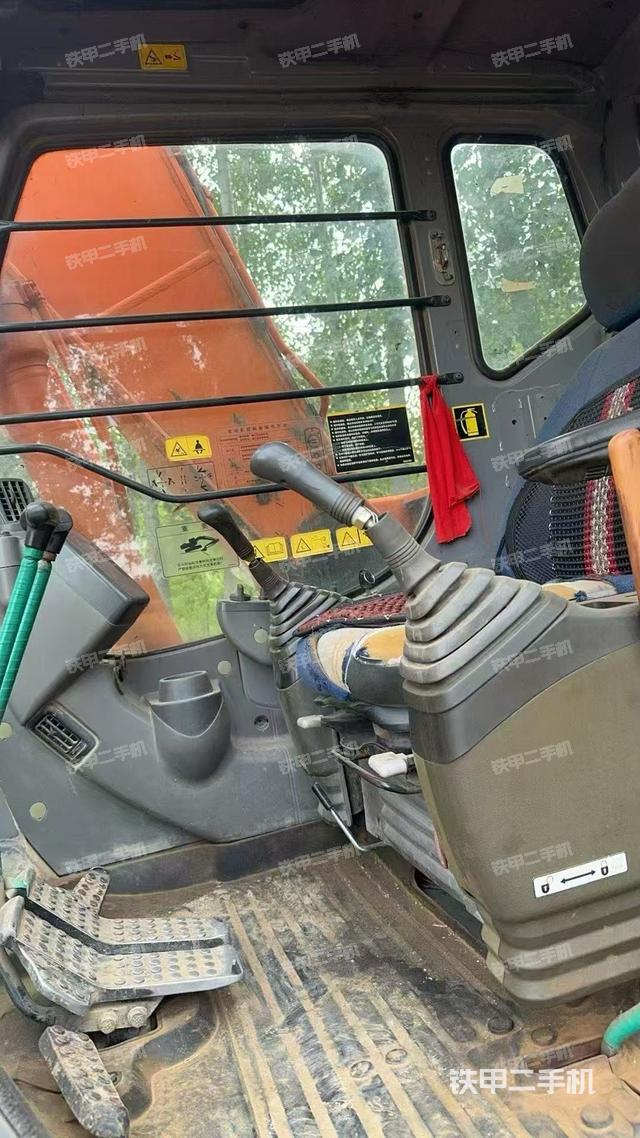 驾驶室整体（整机外观）