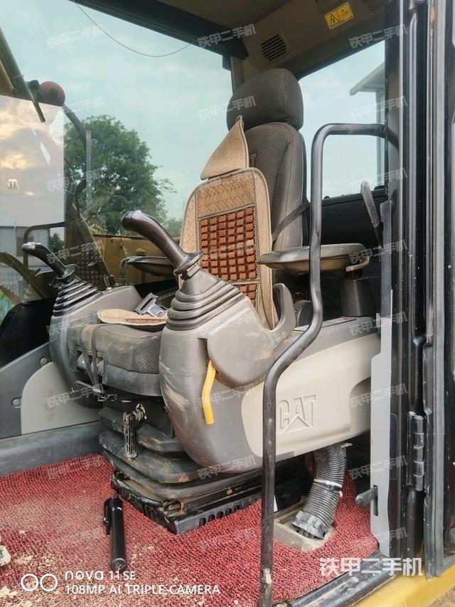 右侧玻璃角标（驾驶室部分）