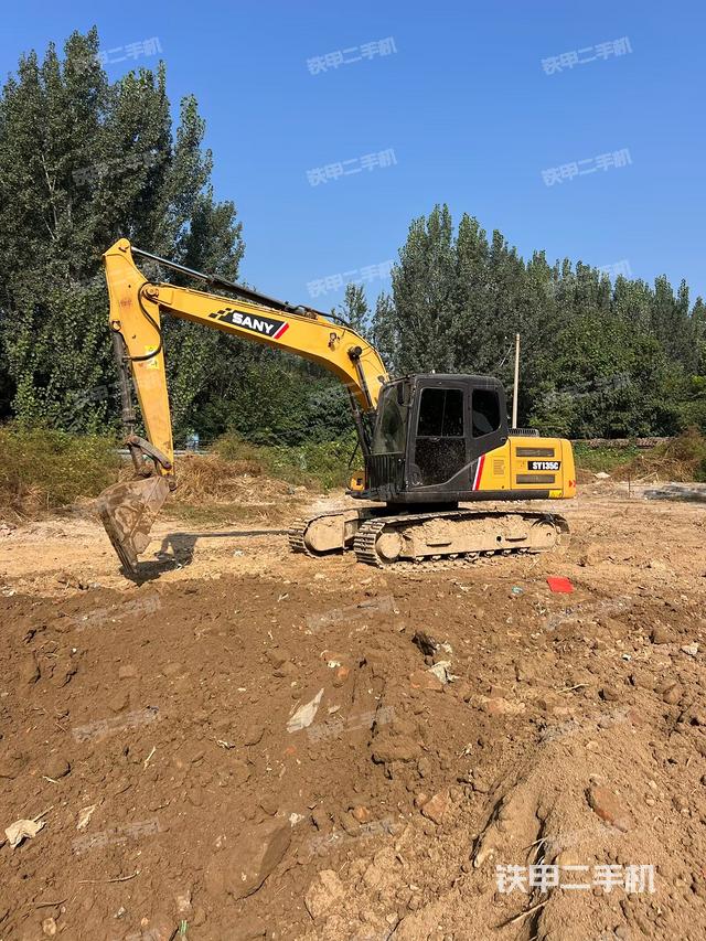 三一重工SY135C挖掘机