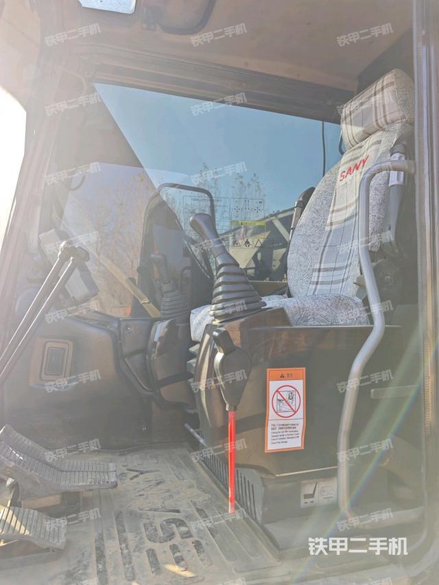 驾驶室整体（整机外观）