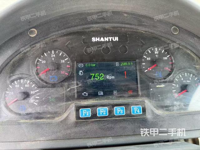 驾驶室操作台（设备外观及核心部件）