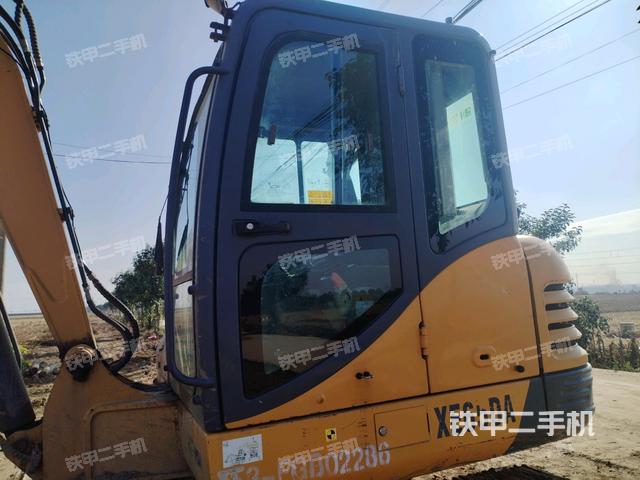 驾驶室整体（整机外观）