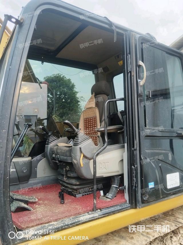 驾驶室左前45度（驾驶室部分）