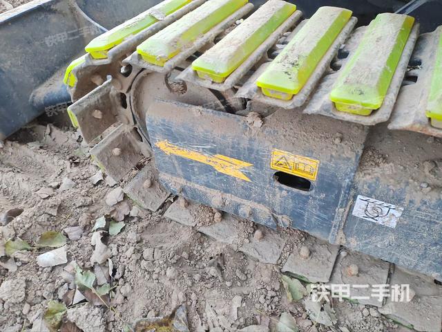 單側(cè)履帶整體（整機(jī)外觀）