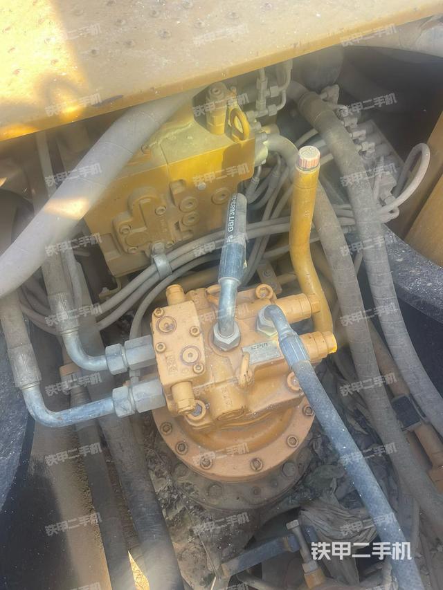 回轉(zhuǎn)馬達和主控閥（整機外觀）