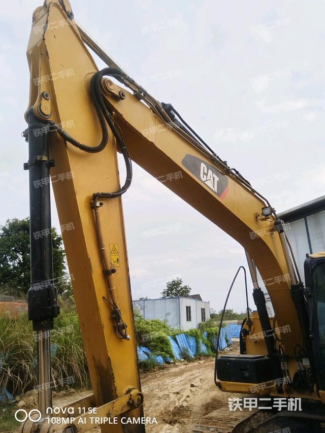 大臂整体 右侧（工作和回转装置）