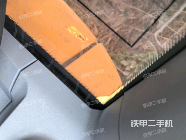 后窗玻璃角标（驾驶室部分）