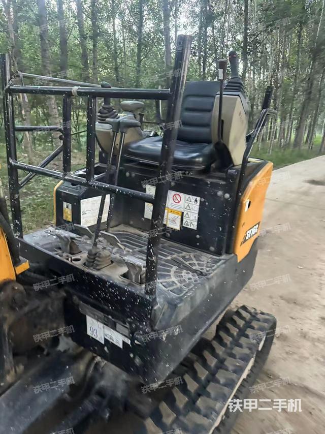 驾驶室整体（整机外观）