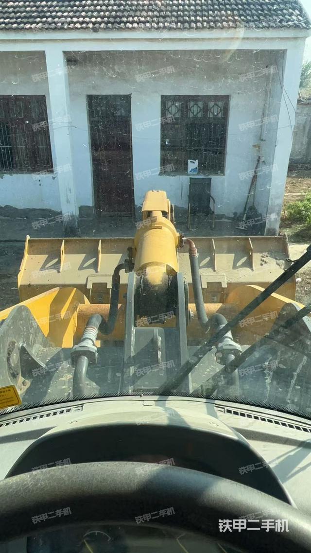 驾驶室内部（驾驶室部分）