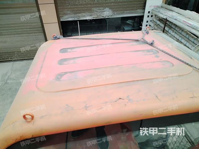 驾驶室顶部（整机外观）